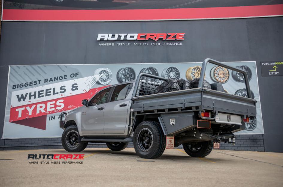 TOYOTA HILUX N80 4WD TROPHY MATTE BLACK WITH ANTHRACITE RING